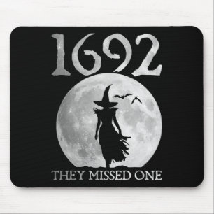 Retro 1692 Ze misten een heks Salem 1692 Hallow Muismat