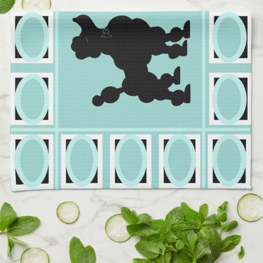 Retro 1950: Cute White & Black Poodles op Aqua Theedoek (Gevouwen)