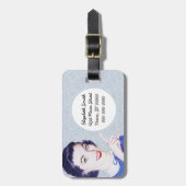 Retro 1950s die Vrouw wijst Bagagelabel (Voorkant verticaal)