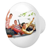 Retro 1950s Mannen in Converteerbare Auto Keramische Knop (Rechts)