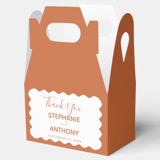 Retro 1950s Wavy Edge Terracotta Wedding Bedankdoosjes (Geopend)