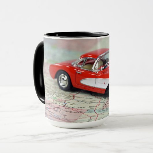 retro 1957 corvette op de routekaart mok (Voorkant links)