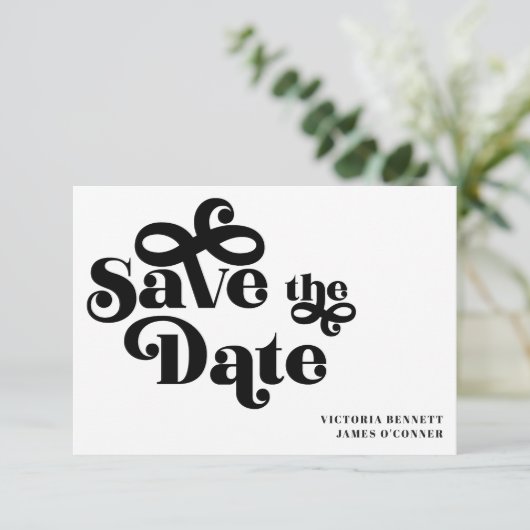 Retro 1970s Typografie Wedding Save the Date (Staand voorkant)