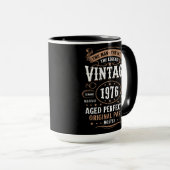 Retro 1976 Birthday The Man The Legend 50th Bday  Mok (Voorkant rechts)