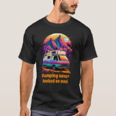 Retro 1980s Synthwave Camping Van Ontwerp T-shirt (Voorkant)