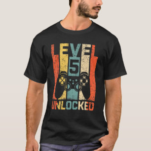 Retro 5th Birthday Gamer Level 5 niet vergrendeld T-shirt