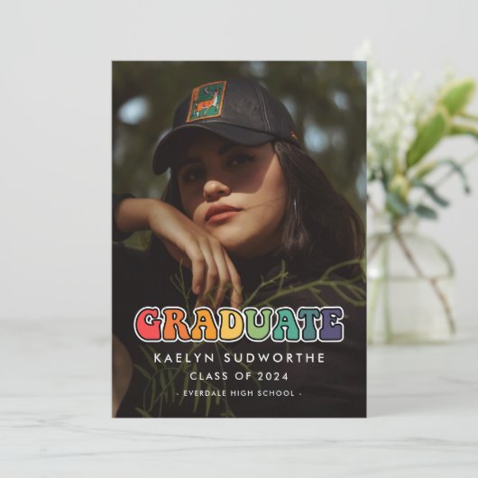 Retro 60s hippie leuke foto van Afstuderen Aankondiging (Staand voorkant)