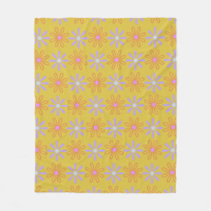 Retro 60s Mod Pop Flower Pattern in Yellow Fleece Deken