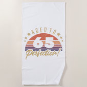 Retro 65th Birthday Humor Strandlaken (Voorkant)