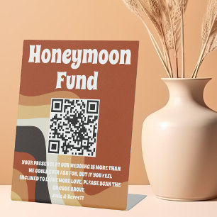 Retro 70s Bohemian Wedding QR Code Honeymoon Fund Reclamebord Met Voetstuk