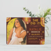 Retro 70's Bold Typography Rainbow Arch Afstuderen Kaart (Staand voorkant)