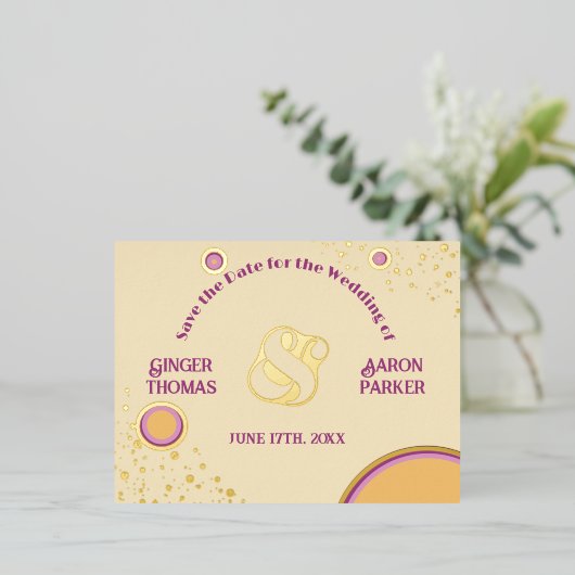 Retro 70s Circle Paarse bruiloft Save the Date Folie Uitnodiging Briefkaart (Staand Voorkant)