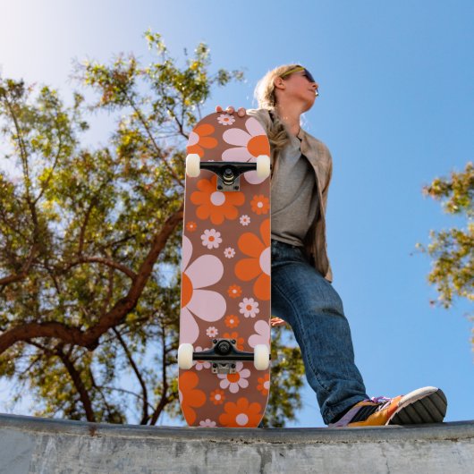 Retro  70s Daisy Sinaasappel gepersonaliseerd Persoonlijk Skateboard (Buiten 1)