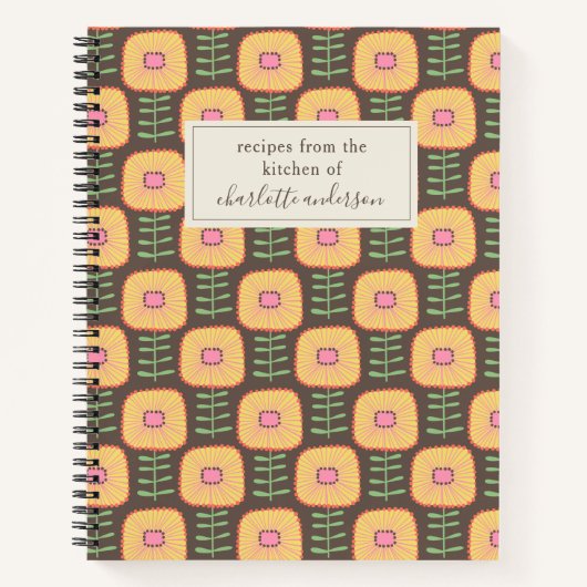 Retro 70s Floral Pattern Brown op persoonlijke tit Notitieboek (Voorkant)