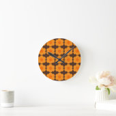 Retro 70s Flowers Floral Pattern Oranje en Brown Ronde Klok (Huis)