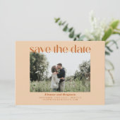 Retro 70s Geometric Terracotta Tan Photo Wedding Save The Date (Staand voorkant)