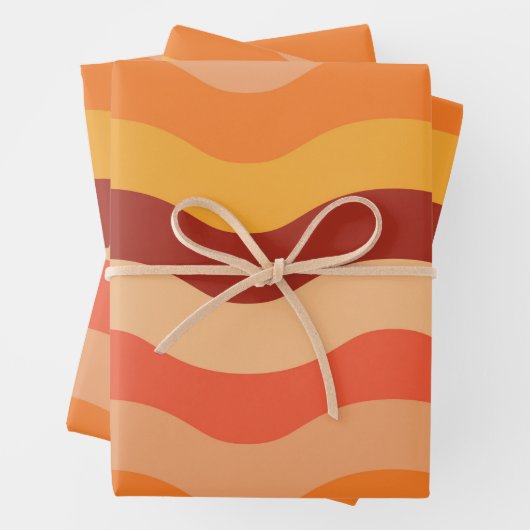 Retro 70s groovy abstracte golven oranje en geel inpakpapier vel (In situ)