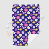 Retro 70s stijl bloemenpatroon op donkerblauw golfhanddoek (Insitu)