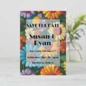 Retro 70s stijl kleurrijke madeliefjes save the date (Staand voorkant)