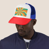 Retro 70s Sunburst Kleurrijke achtergrond Trucker Pet (In situ)