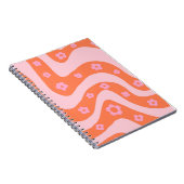 Retro 70s Swirl Pattern Roze en Oranje Notitieboek (Rechterzijde)