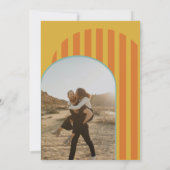  retro 70s terracotta boogfoto bruiloft kaart (Achterkant)