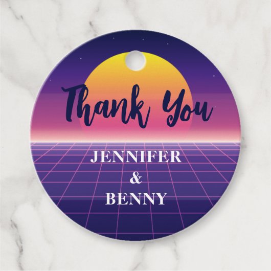 Retro 80s Neon Paarse Synthwave Sunset Dank je Bedankjes Labels (Voorkant)