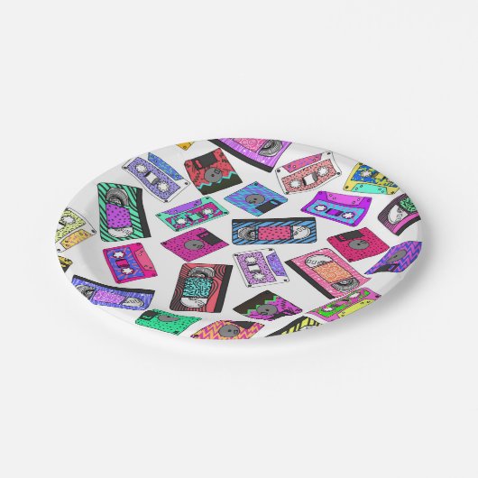 Retro 80's Neon Patterned Cassettebandjes van 90's Papieren Bordje (Gekanteld)
