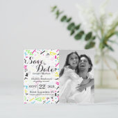 Retro 90's Neon Pink Green Blue Gellow Doodle Aankondigingskaart (Staand voorkant)