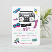 Retro 90's verjaardagsfeest uitnodiging (Staand voorkant)