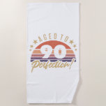 Retro 90th Birthday Humor Strandlaken<br><div class="desc">Een  gesticht verjaardagsgeschenk voor iedereen. Met een in nood verkerende en ontaturiseerde retro-zonnebank die zegt "verouderd tot perfectie!"</div>