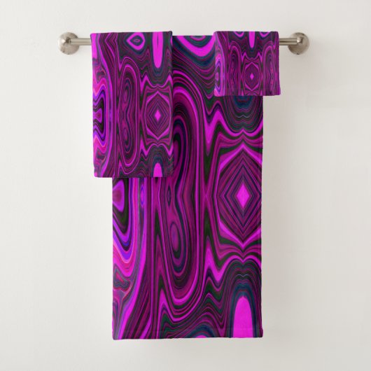 Retro Abstract Hot Pink- en Magenta-patroon Bad Handdoek (Insitu)