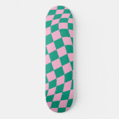 Retro Aesthetic Vibrant Pink Green Checkerboard Persoonlijk Skateboard (Voorkant)