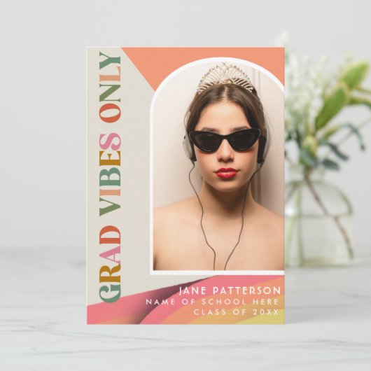 Retro afstudeerder vibes aankondiging (Staand voorkant)