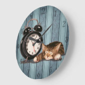 Retro alarm clock and kitty grote klok (Hoek)
