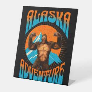 Retro Alaska Sasquatch Bergavontuur Reclamebord Met Voetstuk