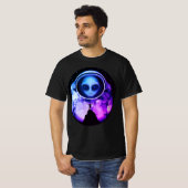 Retro Alien Astronaut T-Shirt (Voorkant volledig)