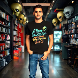 Retro "Alien Invasion – Humans Welcome… Soort van! T-shirt