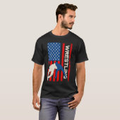 Retro American Patriotic Wrestling Apparel VS vlag T-shirt (Voorkant volledig)