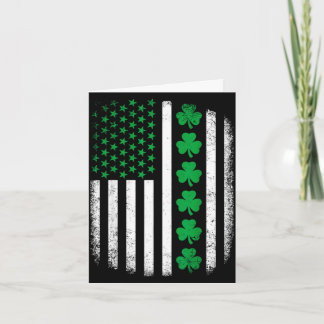 Retro Amerikaanse vlag met shamrocks voor St. Patr Kaart