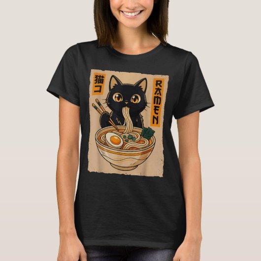 Retro Anime Kawaii Black Cat Eating Ramen Noodles T-shirt (Voorkant)