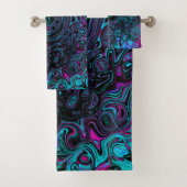 Retro Aqua Magenta en Black Abstract Swirl Bad Handdoek (Insitu)
