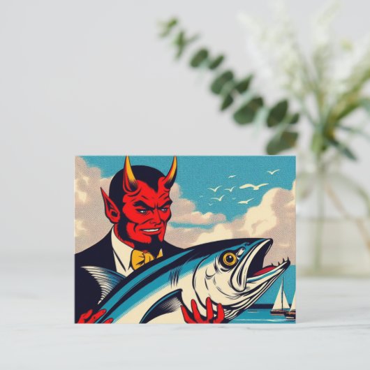 Retro Art Devil Met Een Tunafish Op Het Strand Briefkaart (Staand voorkant)