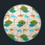 Retro Atomic Mobile Pattern Dart Board Dartbord<br><div class="desc">Dit Retro Atomic Mobile Pattern Dart Board is een moderne moderne stijl uit de halve eeuw op zijn mooiste. Het geïnspireerde ontwerp kenmerkt een crèmeachtergrond met kleurrijke puntige ovalen in turquoise, oranje, blauwgroen en avocado groen. De blauwgroen en avocado groene ovalen overlappen elkaar en creëren een mooie schaduw van pauw...</div>