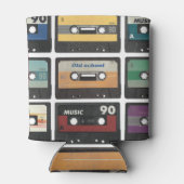 Retro audio cassette, geïsoleerde achtergrond. blikjeskoeler (Achterkant)