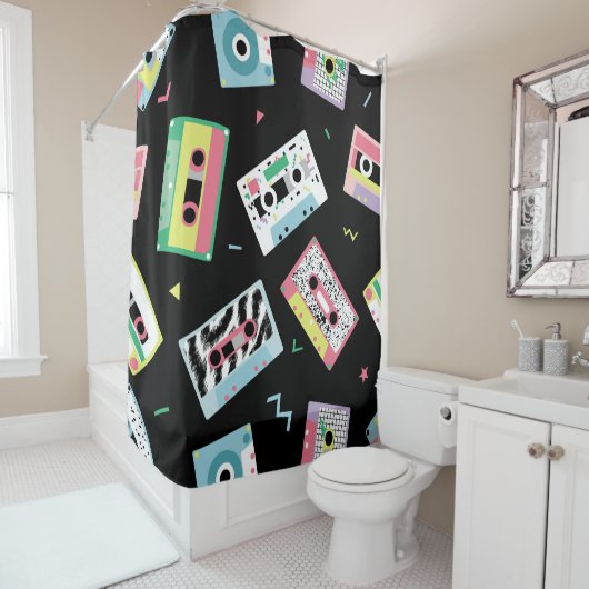 Retro audio tapes, jaren '80 stijl patroon. douchegordijn (In situ)