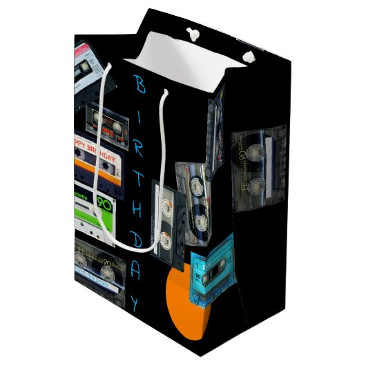 Retro Audiotape Cassette Mixtapenaam Birthday MGB Medium Cadeauzakje (Voorkant Gekanteld)