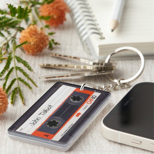 Retro Audiotape Mixtape Cassette OW gepersonalisee Sleutelhanger (Voorkant Rechts)