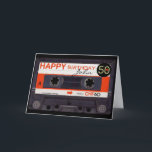 Retro Audiotape S 50e verjaardag recto-verso Naam  Kaart<br><div class="desc">Oude audiocassette (wit en rood ornage etiket) om met jouw naam en datum te personaliseren. 50 is aanpasbaar op een klein zwart label. Ontwerp op recto verso wenskaart voor verjaardag. U kunt tekst (doopvont, kleur, grootte en positie) gemakkelijk veranderen door de aanpassingsknoop te klikken. Overeenkomende uitnodiging voor 50e verjaardag en...</div>