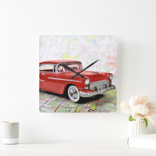 Retro auto op Road Map Vierkante Klok (Huis)